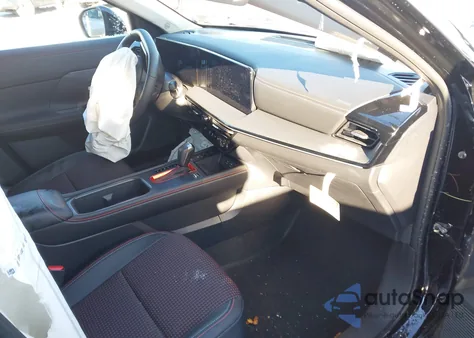 2025 Nissan Kicks Sr Intelligent Awd z USA, uszkodzony, nr VIN 3N8AP6DD8SL430630